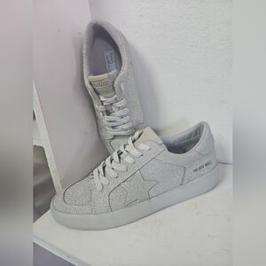 Vintage Havana Women’s Kara Mett silver  Lace Up  Sneakers  size 8.5